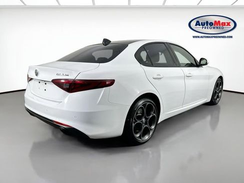 Used 2023 Alfa Romeo Giulia Ti image 2