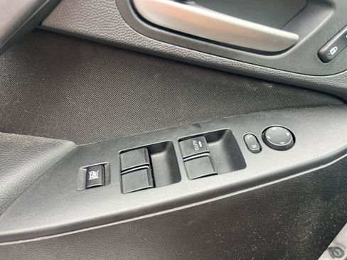 Used 2013 MAZDA MAZDA3 i Touring FWD image 20