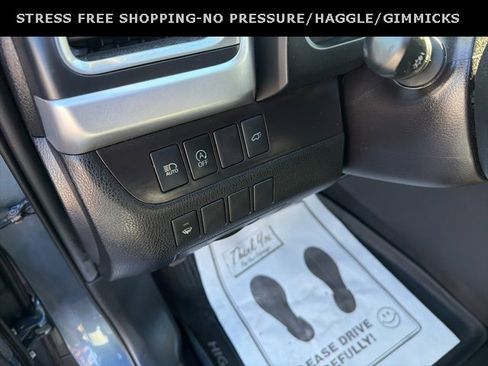 Used 2019 Toyota Highlander XLE image 18