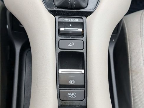 Certified 2025 Honda HR-V LX image 20