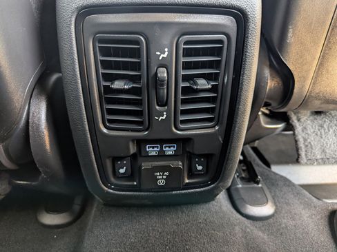 Used 2024 Dodge Durango GT AWD/4WD image 16
