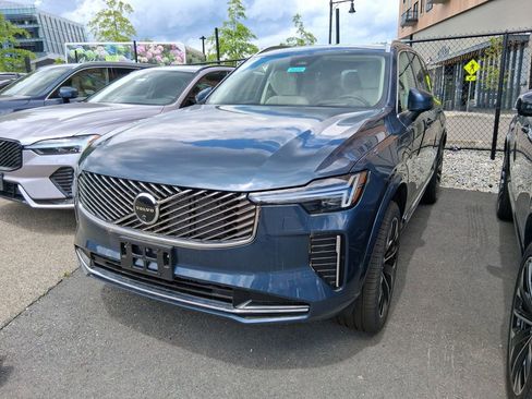 New 2026 Volvo XC90 B6 Ultra w/ Protection Package AWD/4WD image 3