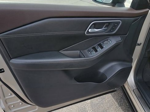 Used 2021 Nissan Rogue SL w/ Premium Package image 20