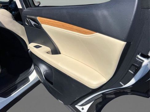 Certified 2022 Lexus RX 350L FWD w/ Premium Package image 17