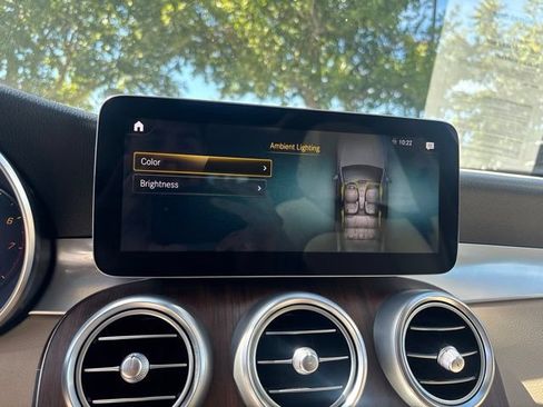 Used 2022 Mercedes-Benz GLC 300 4MATIC image 24