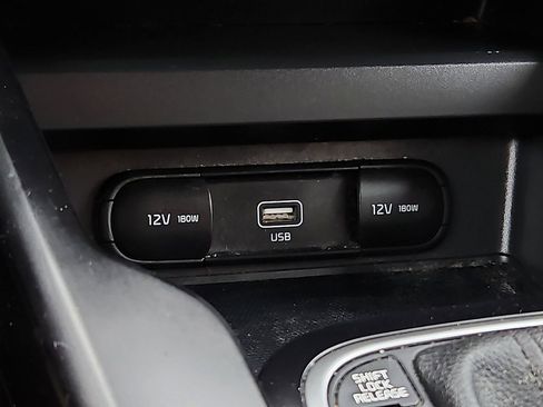 Certified 2020 Kia Soul S image 22