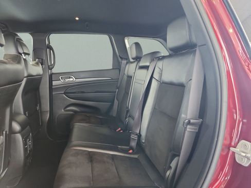 Used 2021 Jeep Grand Cherokee Laredo X AWD/4WD image 17