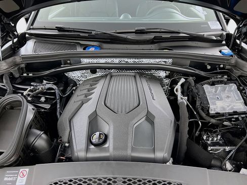 New 2026 Porsche Macan image 32