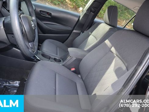 Used 2025 Toyota Corolla LE image 11