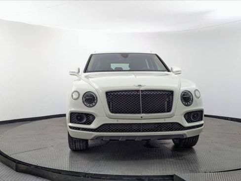 Used 2019 Bentley Bentayga AWD/4WD image 12