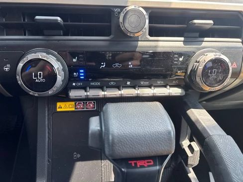 Used 2024 Toyota Tacoma TRD Sport AWD/4WD image 12