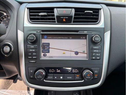 Used 2017 Nissan Altima 2.5 SL w/ 2.5 Technology Package FWD image 16