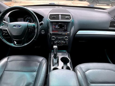 Used 2016 Ford Explorer XLT w/ Equipment Group 202A FWD image 15