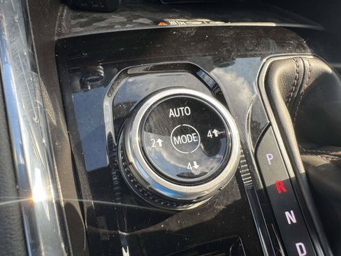 Used 2023 GMC Canyon AT4 w/ AT4 Premium Package AWD/4WD image 40