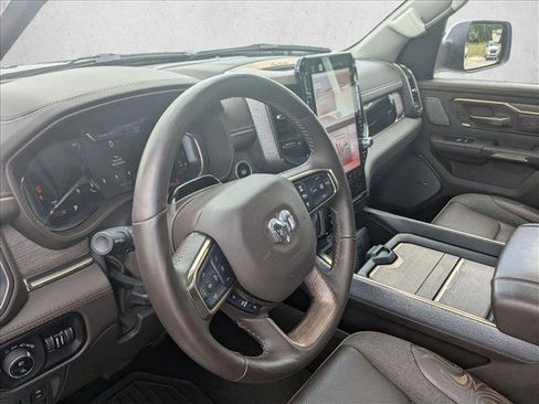 Used 2025 RAM 1500 Limited AWD/4WD image 9