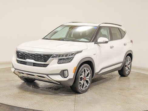 Used 2022 Kia Seltos SX w/ Sunroof Package image 3