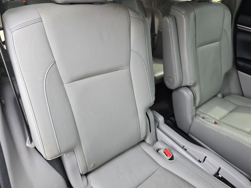 Used 2015 Toyota Highlander Limited Platinum AWD/4WD image 23