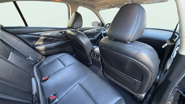 Used 2017 INFINITI Q50 2.0t w/ Moonroof Package RWD image 27
