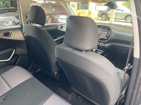Certified 2022 Kia Soul LX w/ Technology Package FWD image 14