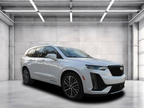 Used 2023 Cadillac XT6 Sport w/ Technology Package image 1