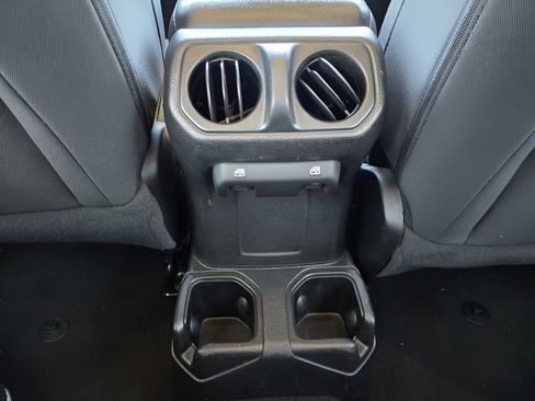 Used 2020 Jeep Wrangler Unlimited Sport image 29