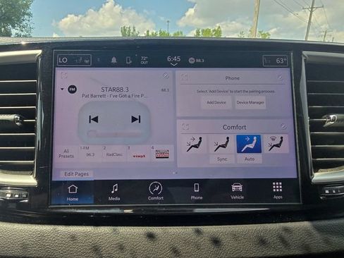 Used 2024 Chrysler Pacifica Touring-L FWD image 23