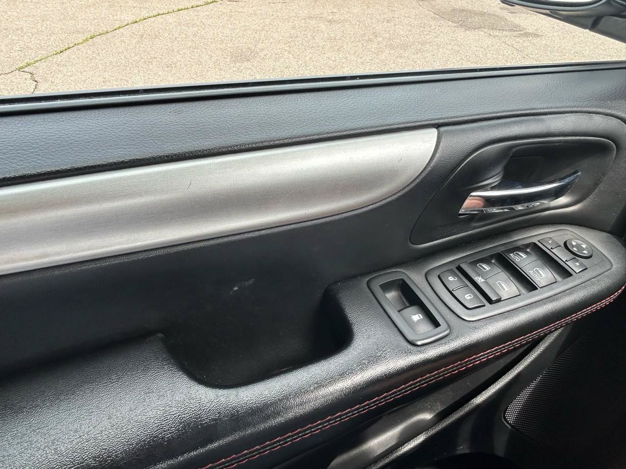 Used 2018 Dodge Grand Caravan GT FWD image 26