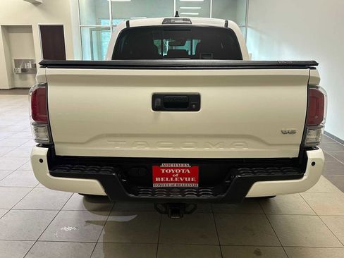Certified 2021 Toyota Tacoma TRD Off-Road w/ TRD Premium Off Road Package AWD/4WD image 5
