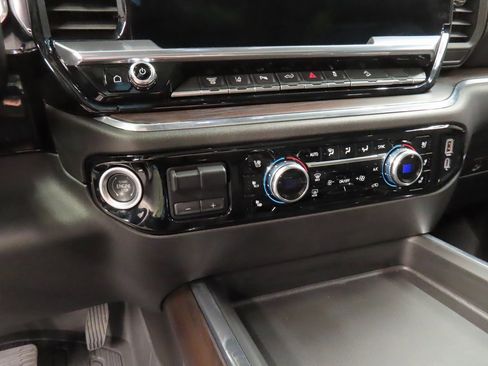 Used 2024 GMC Sierra 2500 SLT w/ SLT Premium Package image 66