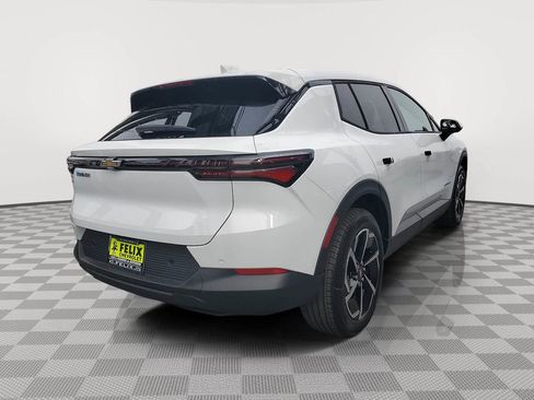 New 2026 Chevrolet Equinox EV LT image 3