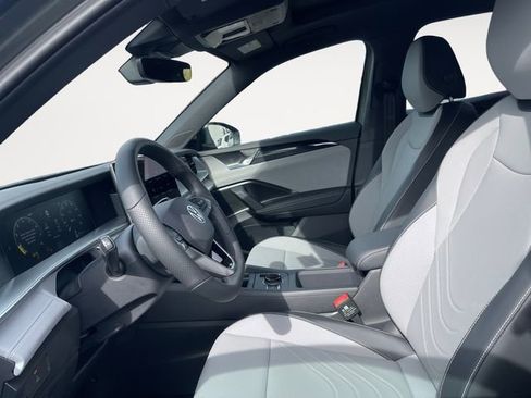 New 2026 Volkswagen Tiguan SE R-Line AWD/4WD image 9