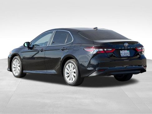 Used 2023 Toyota Camry LE FWD image 3