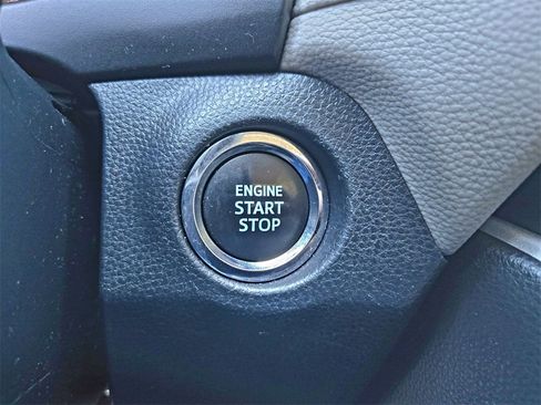 Used 2019 Toyota RAV4 XLE Premium image 24