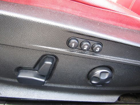 Used 2019 Alfa Romeo Giulia Sport Sedan 4D w/ Quick Order Package 22K Sport image 40