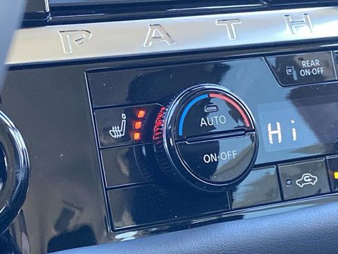 New 2026 Nissan Pathfinder SL image 7