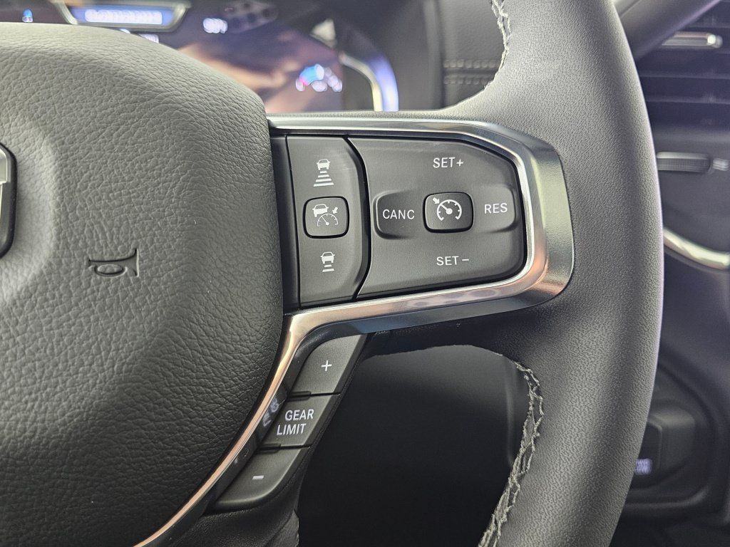 New 2026 RAM 3500 Laramie AWD/4WD image 27