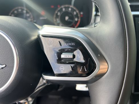 Used 2026 Jaguar F-PACE R-Dynamic S AWD/4WD image 23