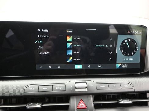 New 2025 Kia K4 LXS image 24