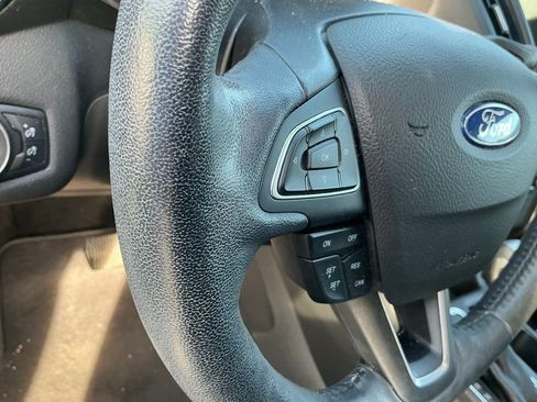 Used 2019 Ford Escape Titanium image 15