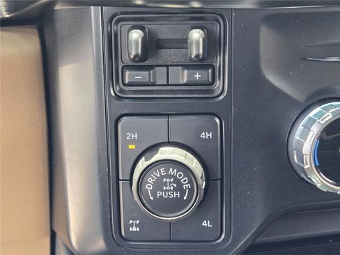 Used 2024 Ford F250 Lariat w/ Tremor Off-Road Package AWD/4WD image 17