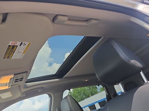 Used 2022 Nissan Rogue Platinum w/ Head-Up Display Package AWD/4WD image 30