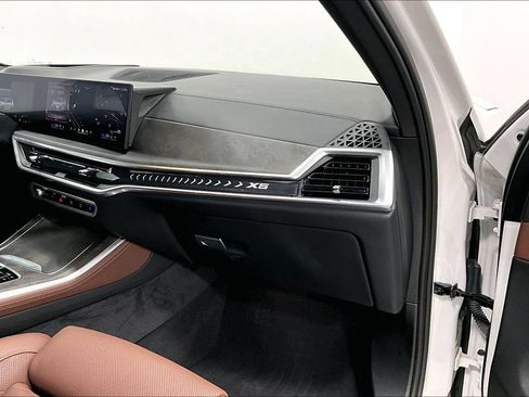 Used 2024 BMW X5 sDrive40i w/ M Sport Package RWD image 19