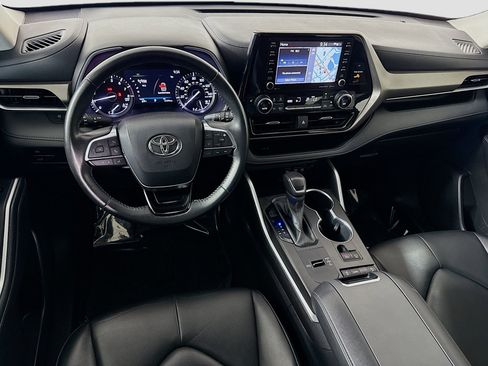 Used 2020 Toyota Highlander XLE image 17