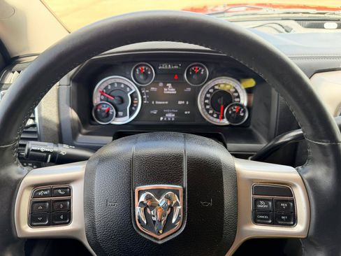 Used 2014 RAM 3500 Laramie RWD image 23