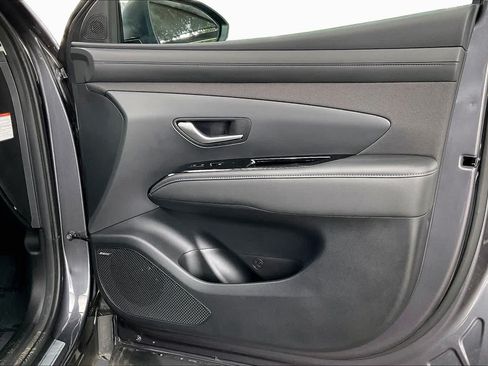 Used 2025 Hyundai Tucson Limited AWD/4WD image 23