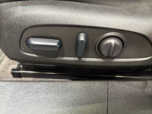 Used 2025 Chevrolet Malibu LT FWD image 14