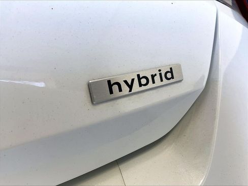 Certified 2025 Hyundai Elantra SEL FWD image 28