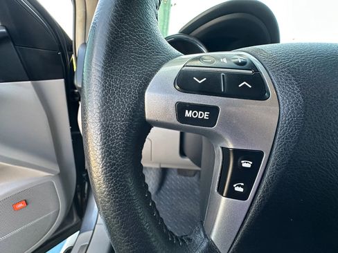 Used 2013 Toyota Highlander Limited image 31