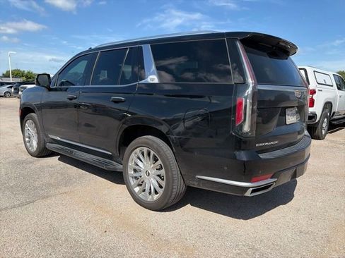 Used 2022 Cadillac Escalade Premium Luxury RWD image 4