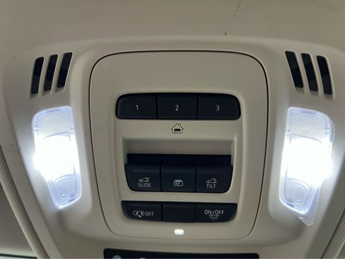 Used 2022 Buick Envision Essence w/ Technology Package I image 23